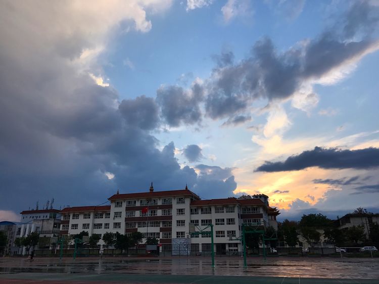 涼山州民族中學(xué)教學(xué)好不好？