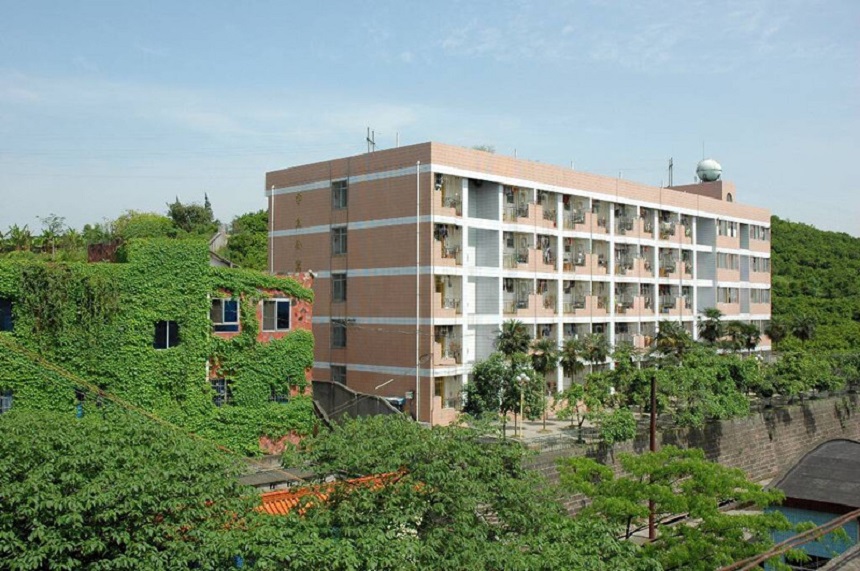 蒲江中學(xué)住校生周末如何管理？