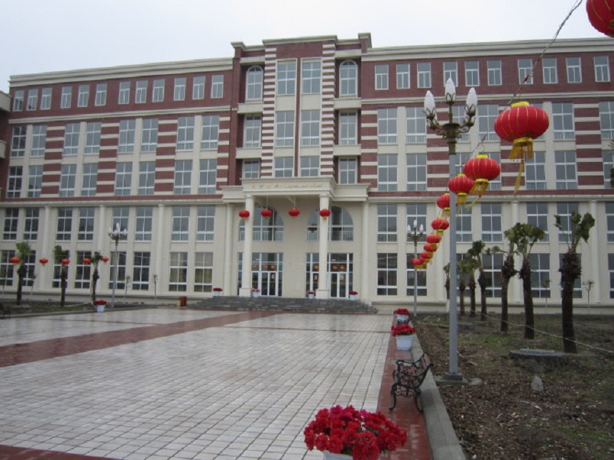 四川師范大學(xué)附屬第三實驗中學(xué)聯(lián)系電話是多少？