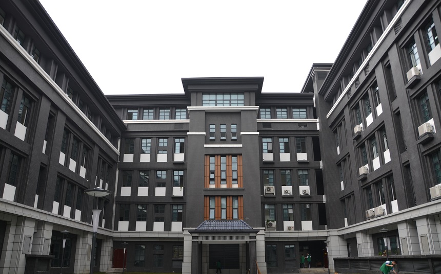 成都第二十中學校園環(huán)境好不好、怎么樣？