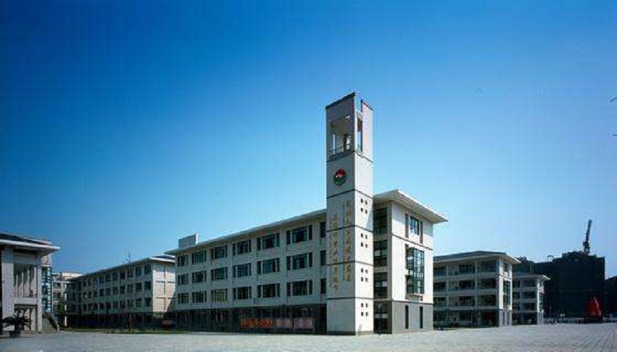 都江堰外國(guó)語(yǔ)實(shí)驗(yàn)學(xué)校2020年中考錄取分?jǐn)?shù)線是多少？