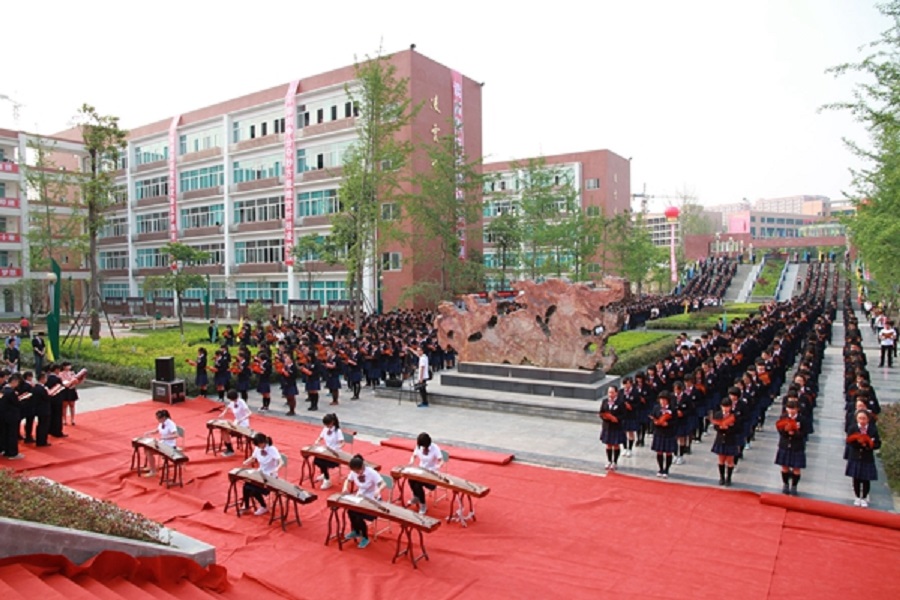 綿陽(yáng)中學(xué)實(shí)驗(yàn)學(xué)校聯(lián)系電話(huà)是多少？