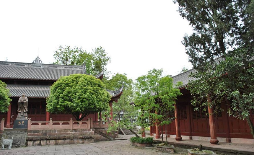 名山中學(xué)地址在哪里？