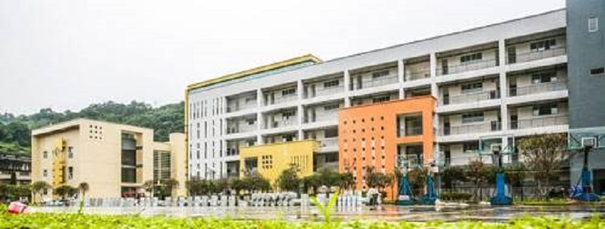 雅安二中寢室、校園環(huán)境怎么樣？