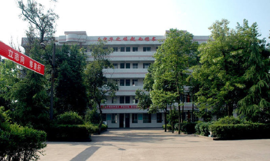 龍臺中學(xué)升學(xué)率高嗎？