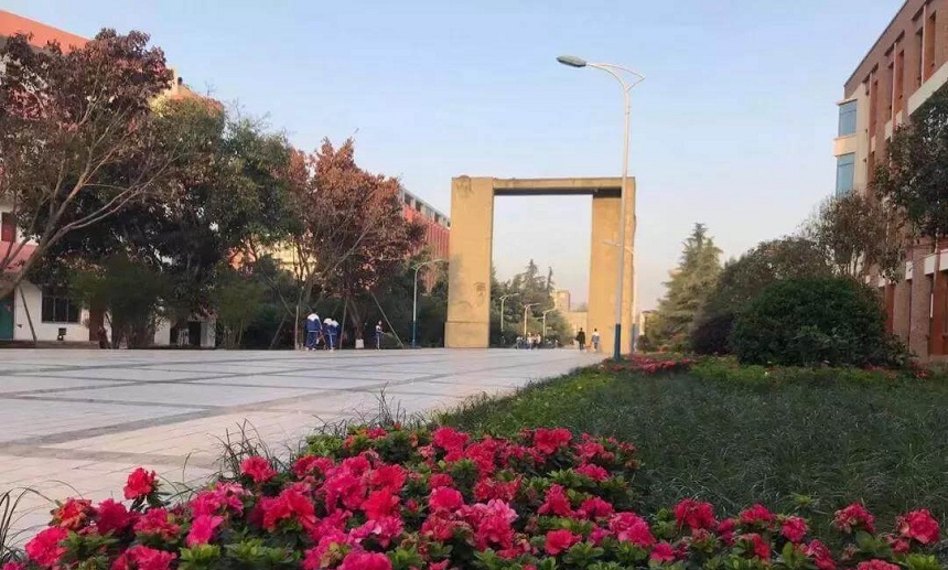 羅江中學(xué)在哪里，有沒(méi)有地址？