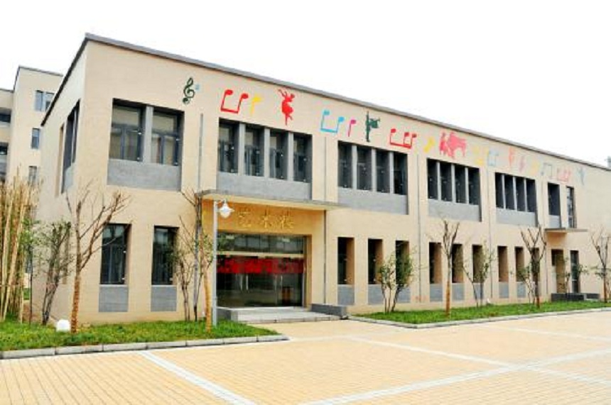 德陽(yáng)東電中學(xué)校園環(huán)境好不好？宿舍環(huán)境怎么樣？
