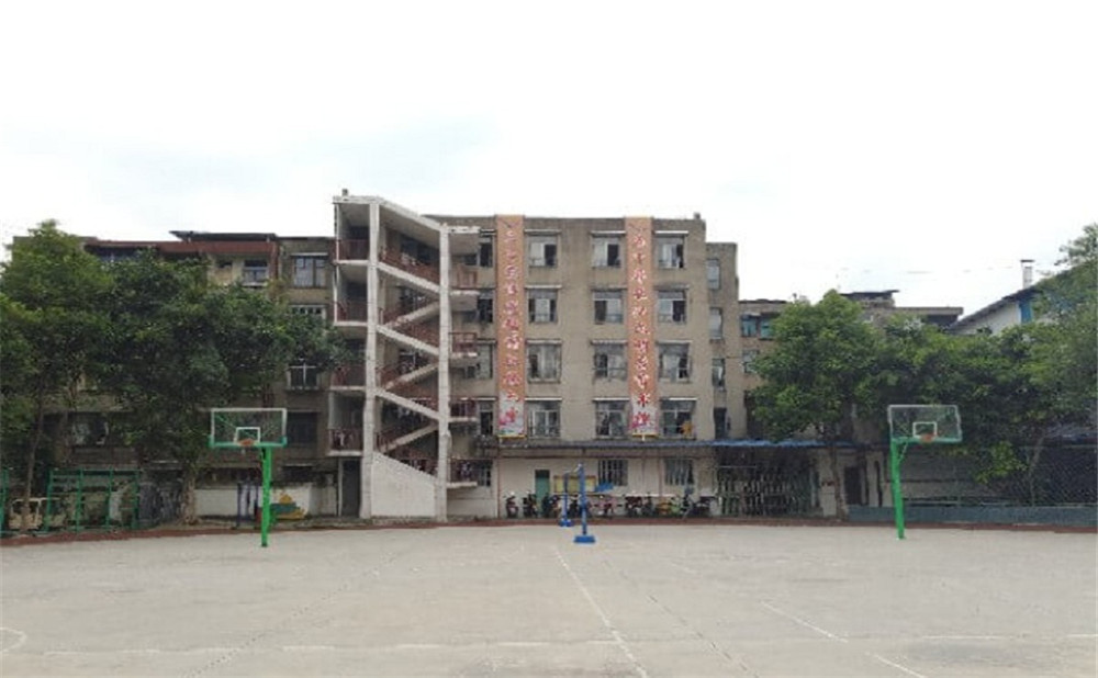 廣漢六中地址在哪？
