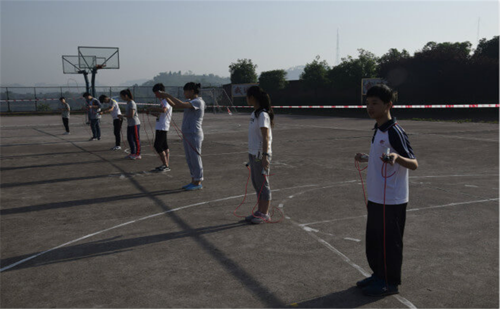 內(nèi)江第三中學(xué)學(xué)校環(huán)境怎么樣？