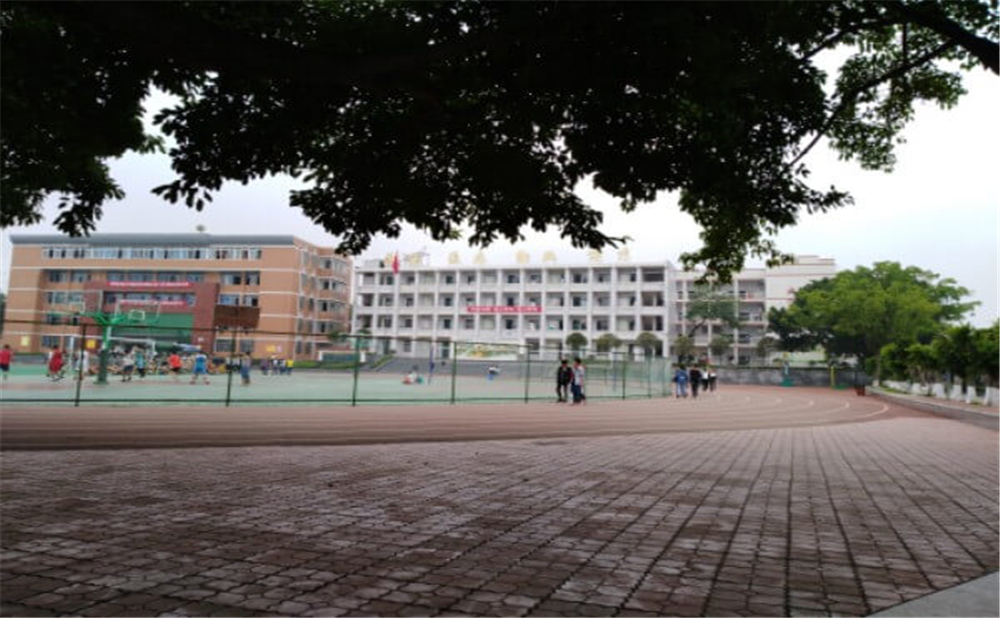 南充市李渡中學(xué)2020年中考錄取分?jǐn)?shù)線多少分？