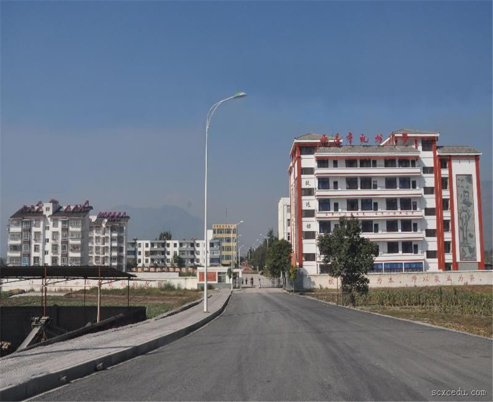 西昌市禮州中學(xué)學(xué)校招辦電話(huà)是多少？