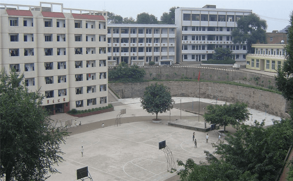 周口中學(xué)學(xué)校詳細(xì)地址在什么地方？