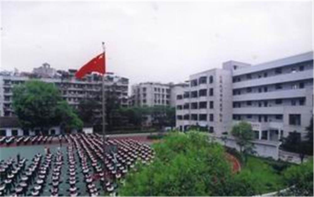 成都第十七中學(xué)高中部錄取分?jǐn)?shù)線是多少？