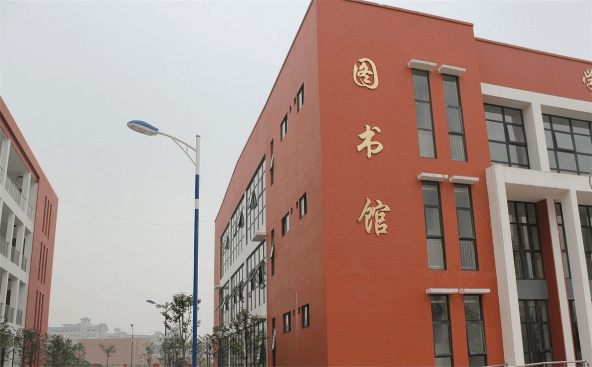 金堂中學(xué)育才的升學(xué)率是多少？