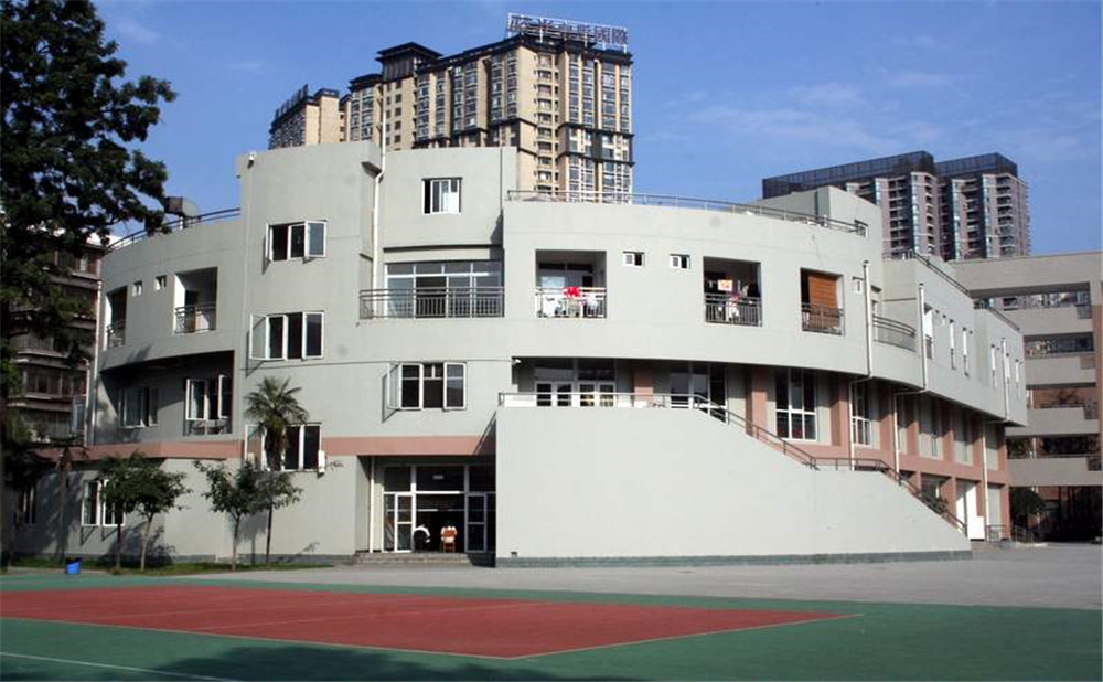 成都市鹽道街中學(xué)的老師怎么樣？
