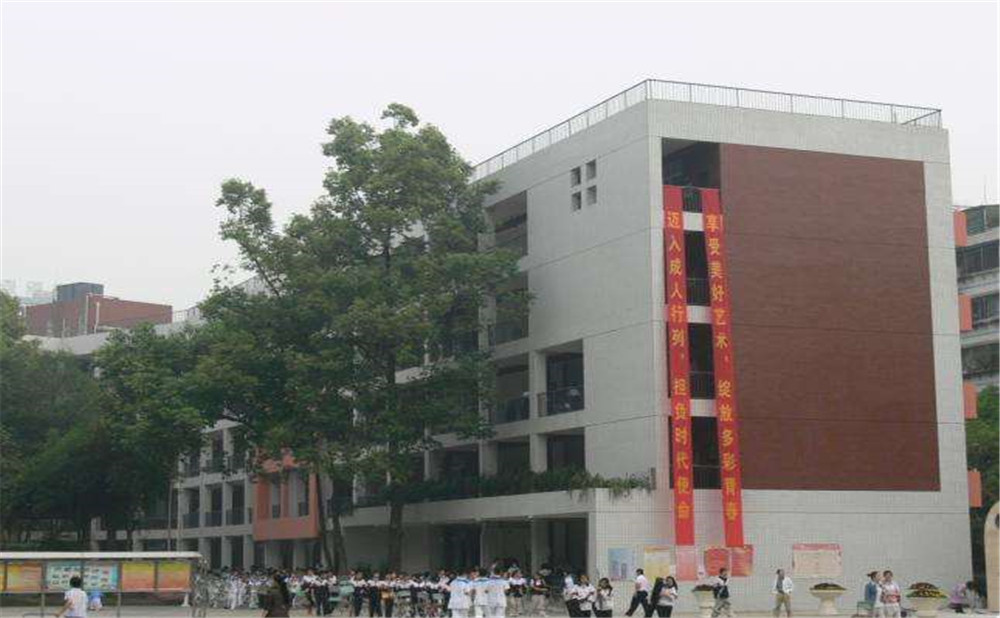 成都市石室聯(lián)中蜀華分校近三年的錄取分?jǐn)?shù)是多少？