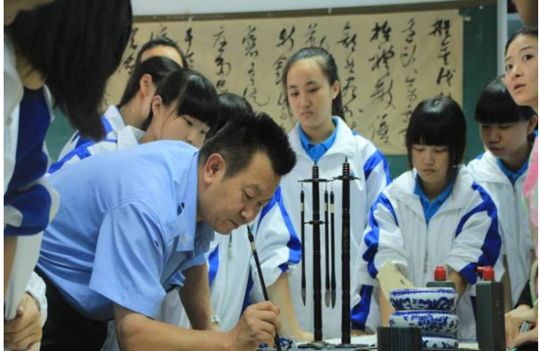 武侯高級中學(xué)的學(xué)費是多少錢？