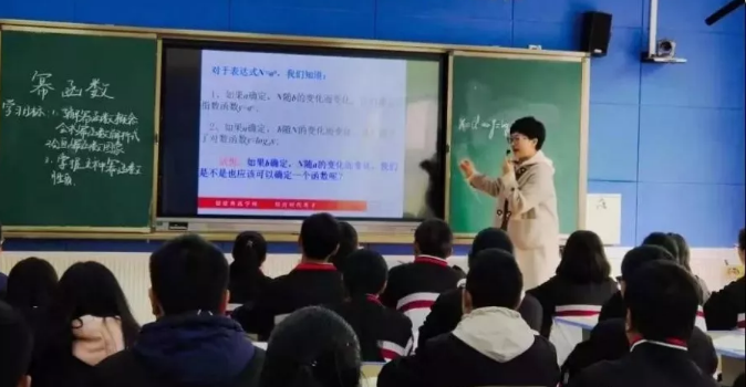 蒲江中學(xué)近三年的錄取分?jǐn)?shù)線是多少？