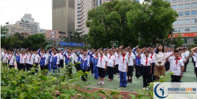 成都市第十七中學(xué)的實(shí)驗(yàn)班怎么樣？