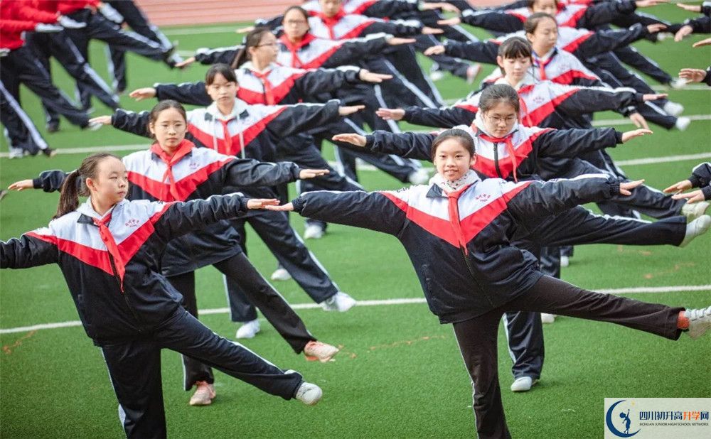 成都西川中學(xué)高中部的錄取分?jǐn)?shù)是多少？