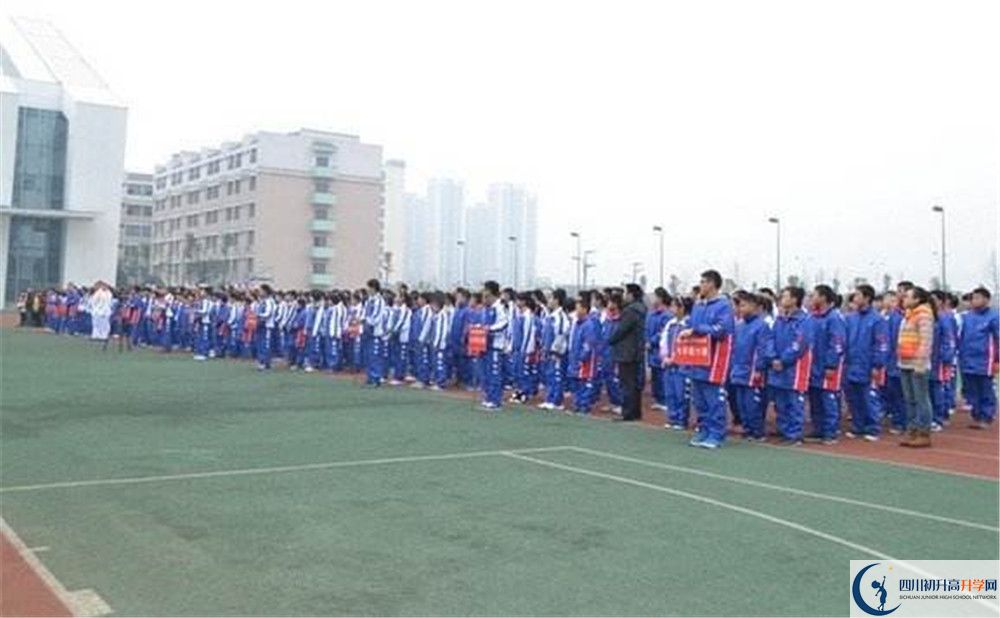 成都石室蜀都中學(xué)的學(xué)費(fèi)收費(fèi)標(biāo)準(zhǔn)是多少？