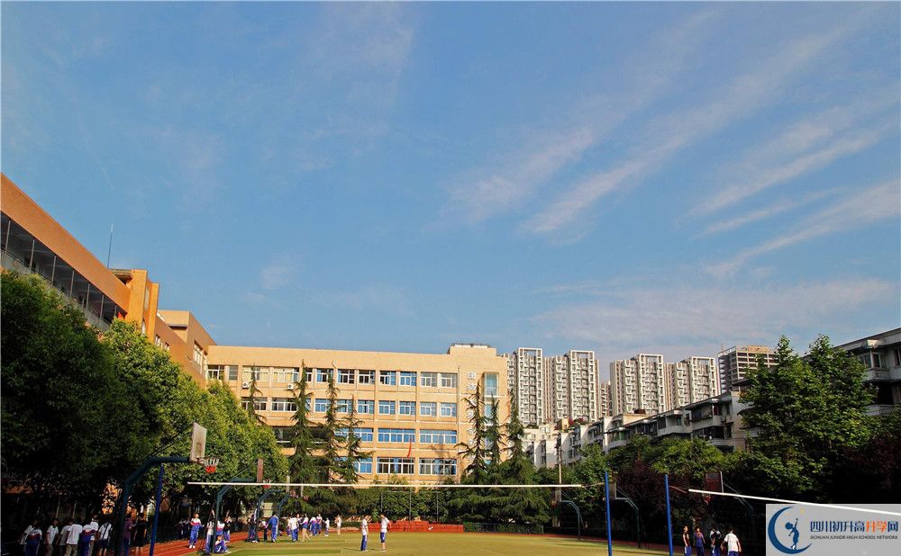 成都大學(xué)附屬中學(xué)的宿舍好不好？