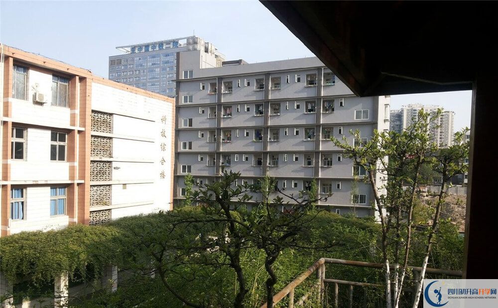 2020年通錦中學(xué)高中的分?jǐn)?shù)線是多少分？