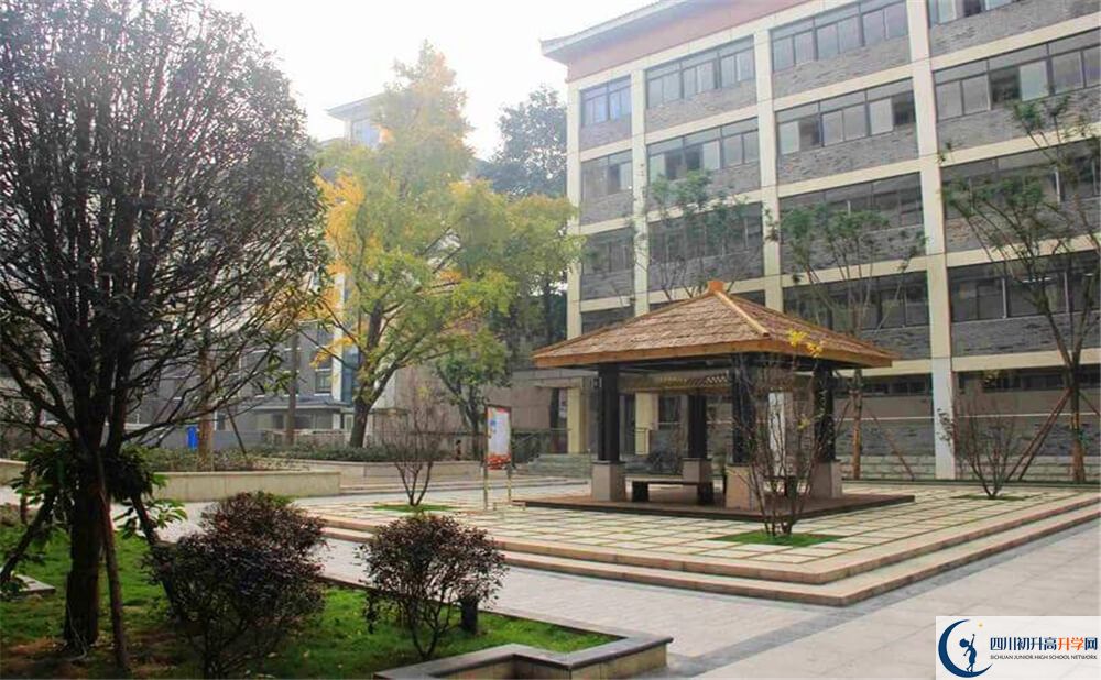 成都市西北中學(xué)高中歷年來的分?jǐn)?shù)線是多少分？