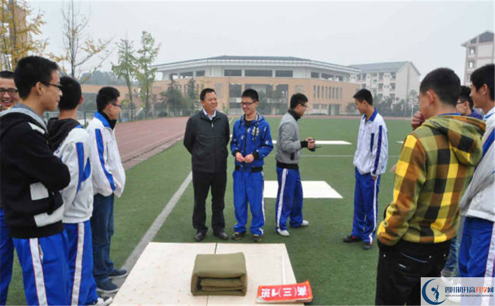 八一聚源高級(jí)中學(xué)高中歷年來的分?jǐn)?shù)線是多少？
