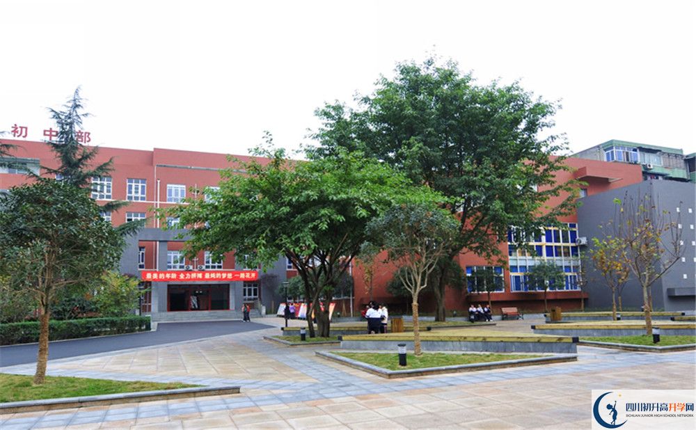 四川師范大學(xué)附屬中學(xué)初升高向外地招生嗎？			