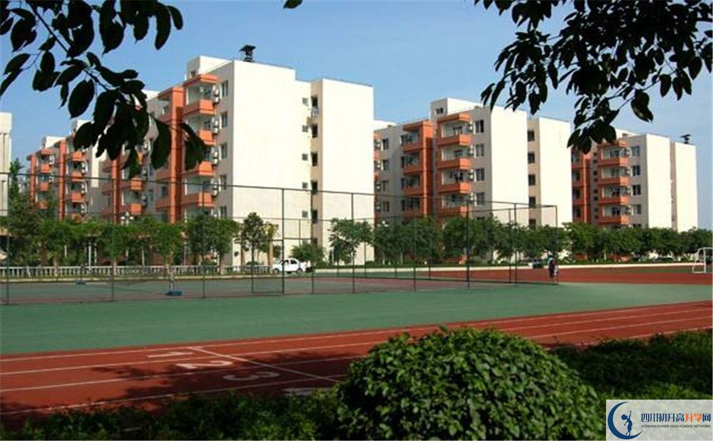 成都棠湖外國語學(xué)校住宿費用是多少？