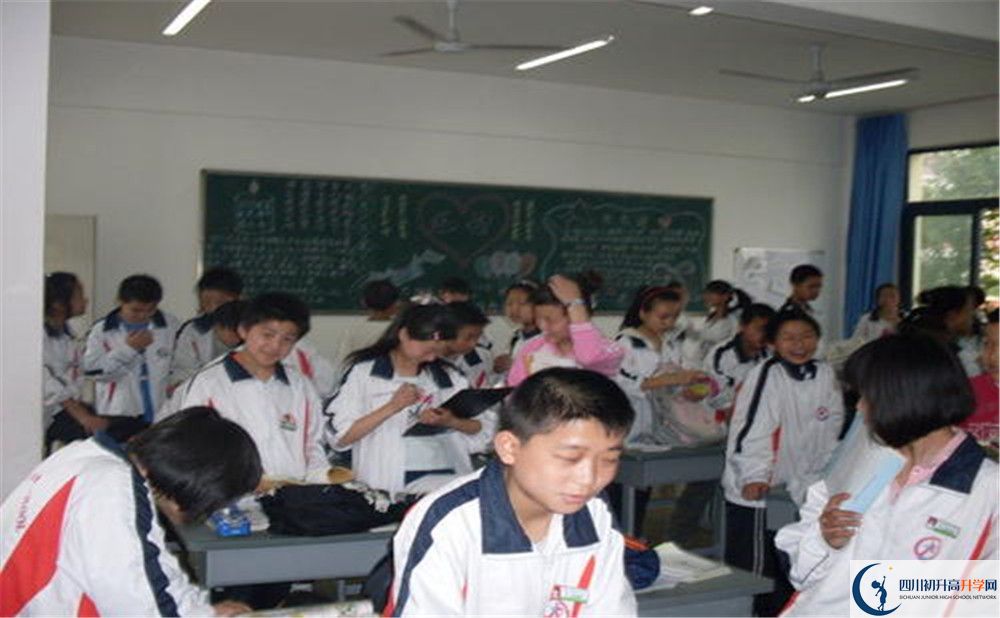 敖平中學(xué)2020年被清華北大錄取的學(xué)生有多少？