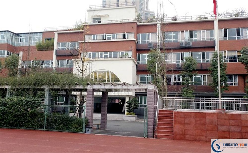 成都七中八一學(xué)校高中部地址在哪里看？