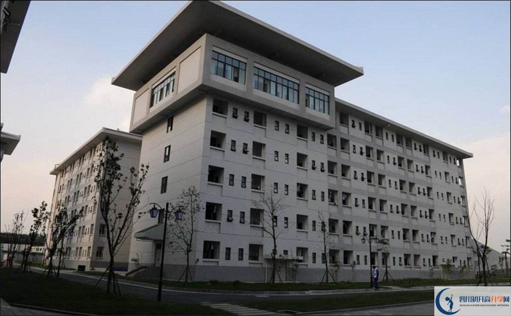 成都石室中學(xué)北湖校區(qū)招生考試科目是什么？