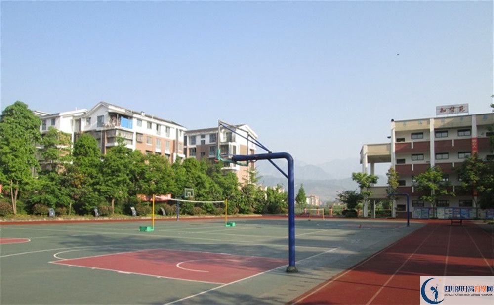 都江堰育才學校的高中住宿怎么樣？