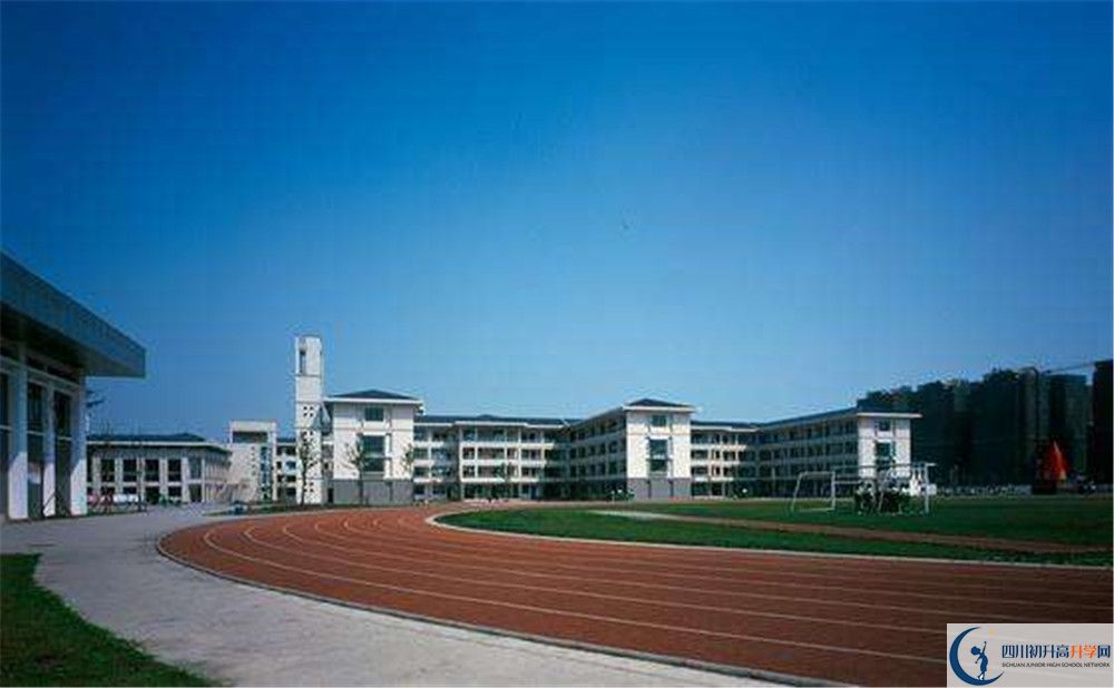 都江堰外國語實驗學校的高中住宿怎么樣？