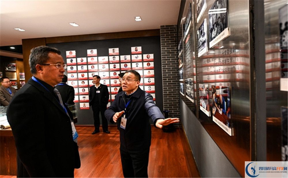成都十二中平行班與實(shí)驗(yàn)班差多少？
