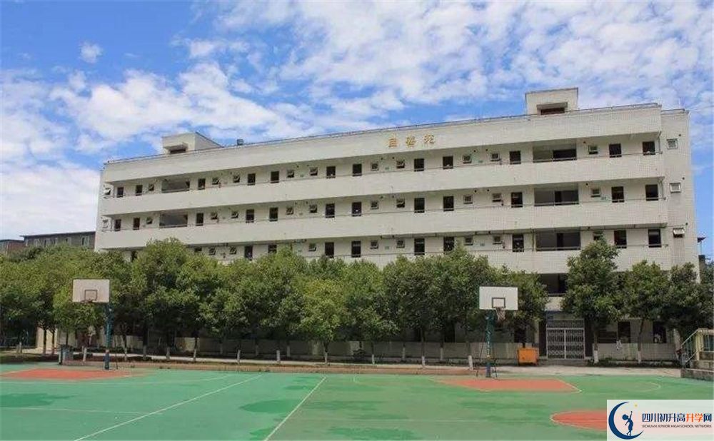 成都市籍田中學實驗班人數(shù)是多少？