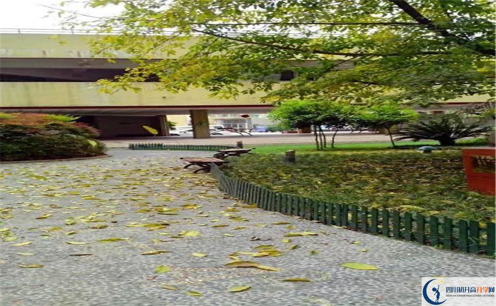 四川師范大學(xué)附屬第三實(shí)驗(yàn)中學(xué)在全國(guó)高中排名多少？