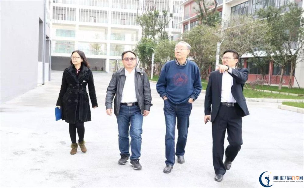 北二外成都附屬中學(xué)高中分班考試難嗎？