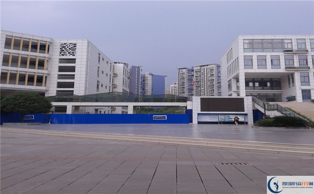 成都市第三中學(xué)高中分班考試難嗎？