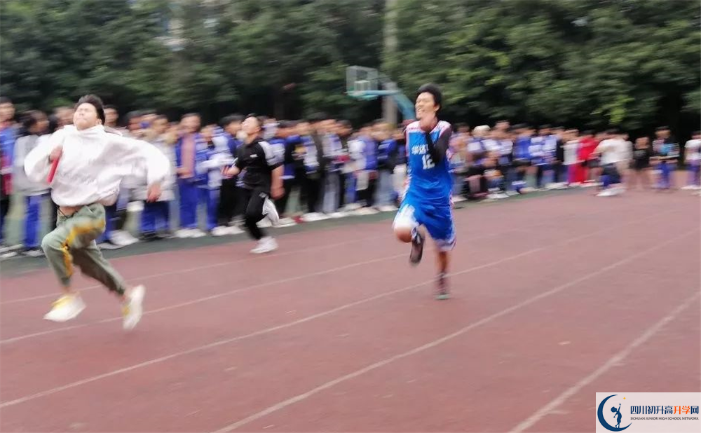 仁壽華達(dá)高中實(shí)驗(yàn)班學(xué)費(fèi)貴嗎？