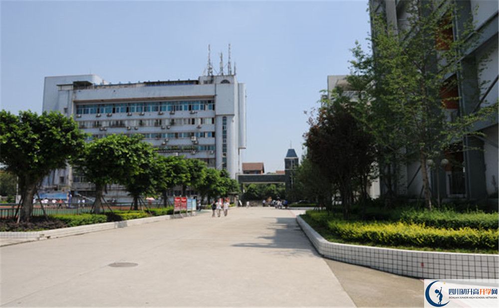 成都鐵路中學(xué)面向全國(guó)招生嗎？