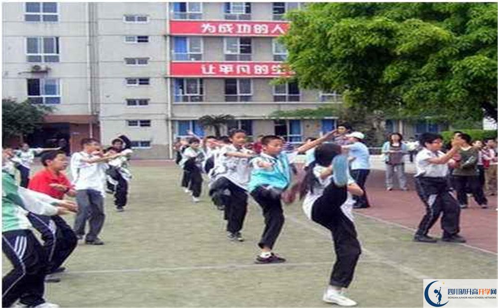 成都玉林中學實驗班學費貴嗎？