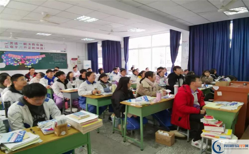 簡陽中學(xué)實(shí)驗(yàn)班學(xué)費(fèi)貴嗎？