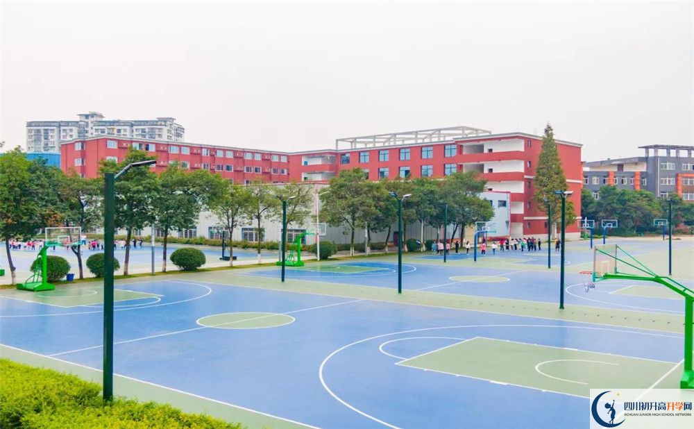 成都教科院附屬學(xué)校平行班中考重點率是多少？