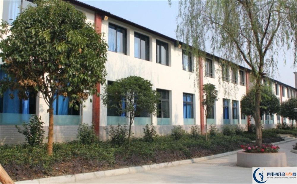 成都石室佳興外國(guó)語(yǔ)學(xué)校的國(guó)際班怎么樣？
