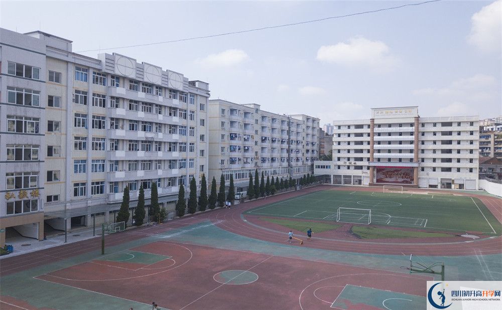 陽安中學(xué)在校學(xué)生總?cè)藬?shù)是多少？
