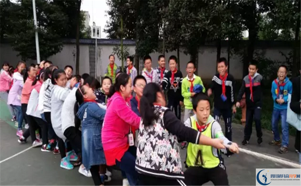 成都市龍泉中學2020年高考人數是多少？