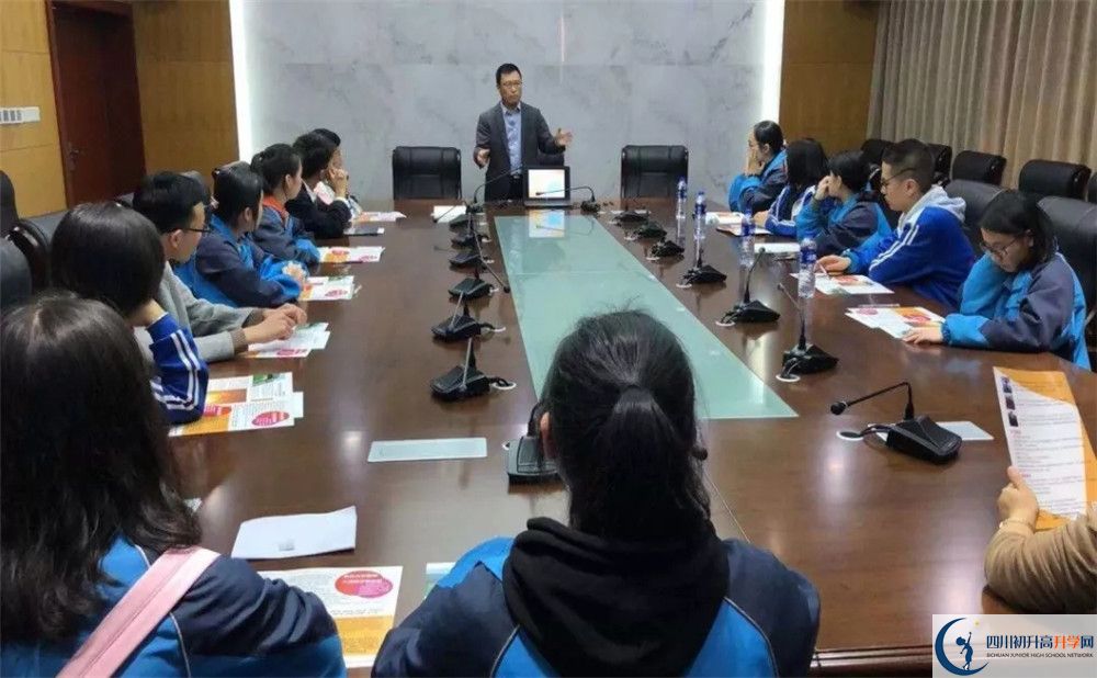 新都一中2020年高考人數(shù)是多少？